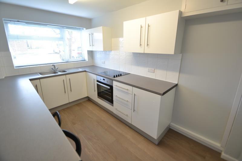 Neville Close, Andover, SP10 2DW Graham & Co