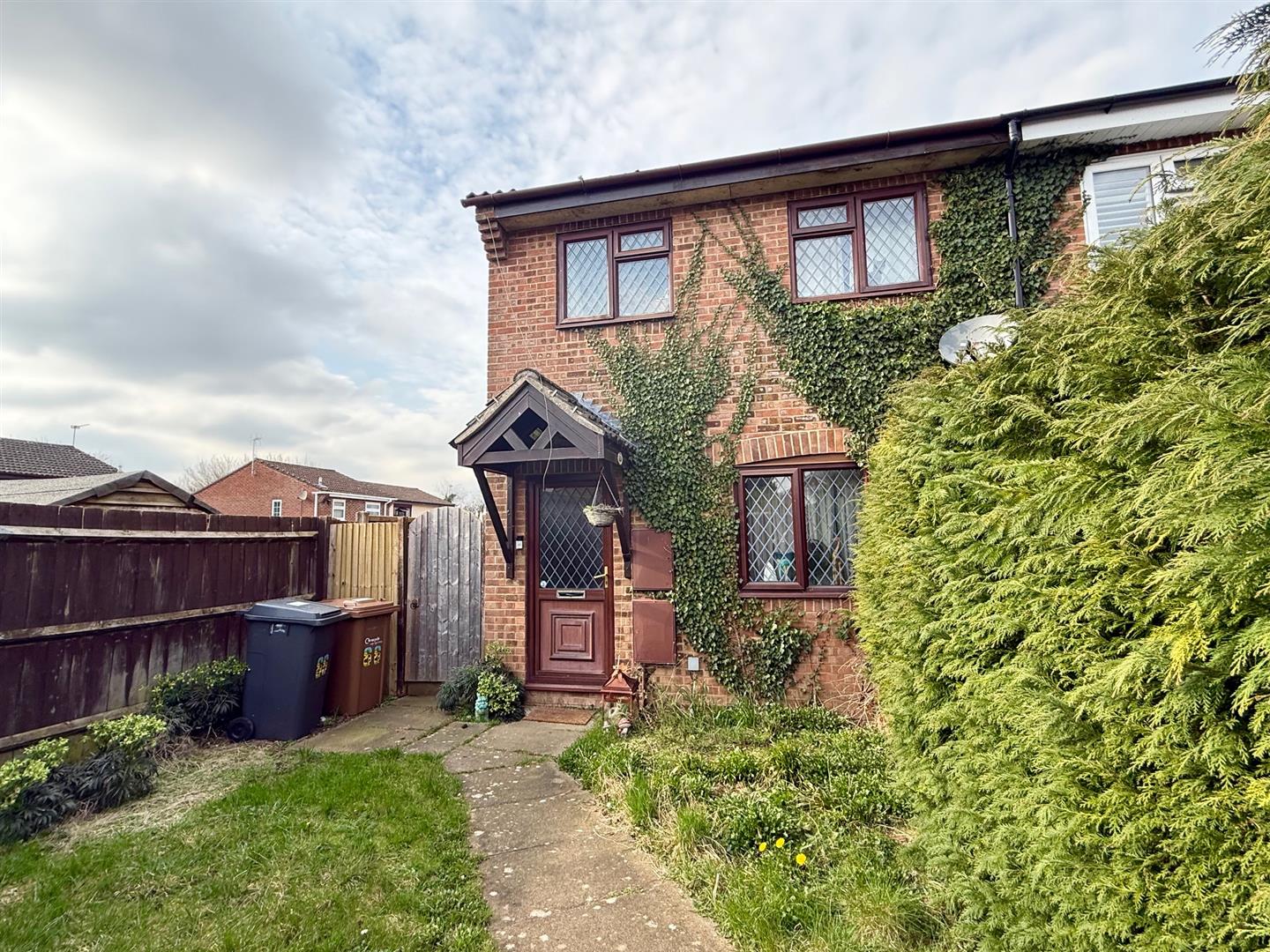Millstream Close